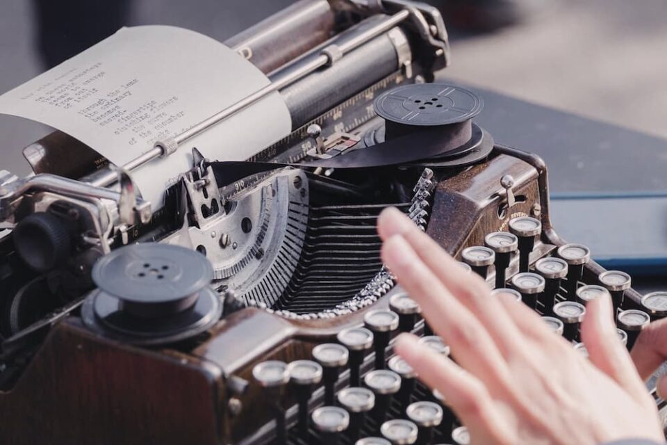 小説家・エッセイスト・随筆家・詩人用WordPressテンプレートおすすめ５選（初心者向き日本語スマホ対応テーマ）